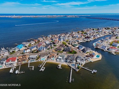 Completely renovated from top to bottom and perfectly positioned - photo 48