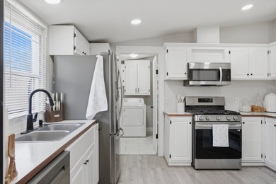 Welcome home to this well-maintained 4-bedroom, 2 full bathroom - photo 7