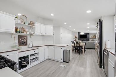 Welcome home to this well-maintained 4-bedroom, 2 full bathroom - photo 10