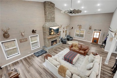This expansive residence in Warsaw, MO, offers a harmonious - photo 50