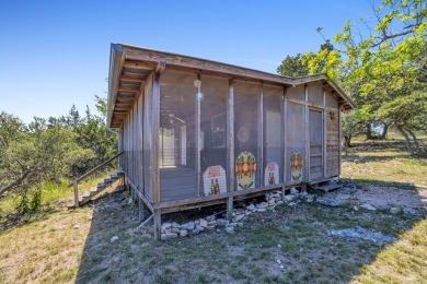 Quiet Country Getaway with Modern Amenities. Escape to this