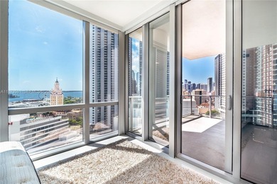 SE-Corner 3 bed PLUS DEN/ 4 bath Residence, 10 Ft ceilings