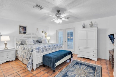 Welcome to this spacious canal-front retreat set on an oversized - photo 35