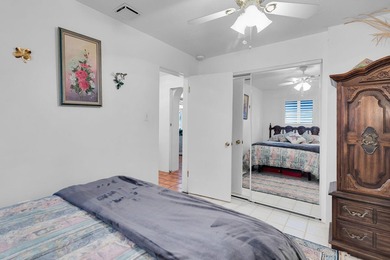 Welcome to this spacious canal-front retreat set on an oversized - photo 44