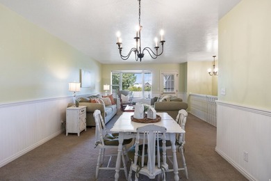 Nestled in a quiet, peaceful neighborhood, this inviting home - photo 8