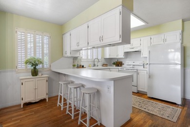 Nestled in a quiet, peaceful neighborhood, this inviting home - photo 9