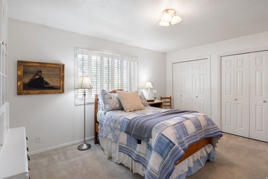 Nestled in a quiet, peaceful neighborhood, this inviting home - photo 10