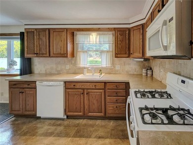 Welcome home to this meticulously maintained charmer! This home - photo 13