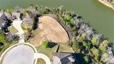 Rare opportunity to have this much water frontage on Lake - photo 4