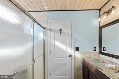 Maintained with such *pride of ownership*, and located in the - photo 31
