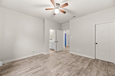 Designed with elevated finishes, a seamless open-concept layout - photo 19