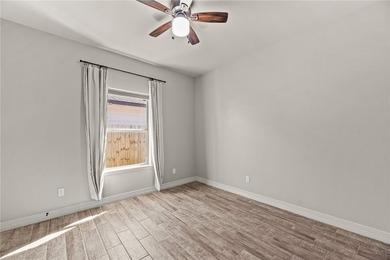 Designed with elevated finishes, a seamless open-concept layout - photo 21