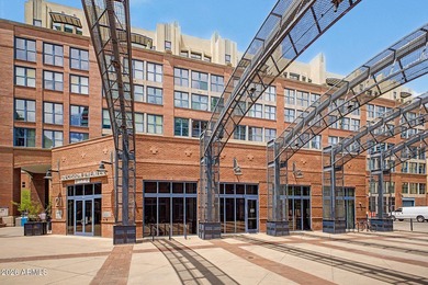 Beautifully renovated 1 bedroom/2 bathroom unit (2 underground - photo 32