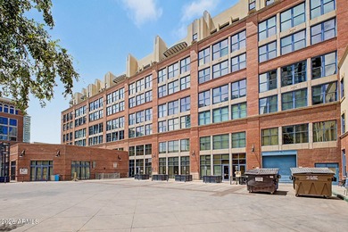 Beautifully renovated 1 bedroom/2 bathroom unit (2 underground - photo 33