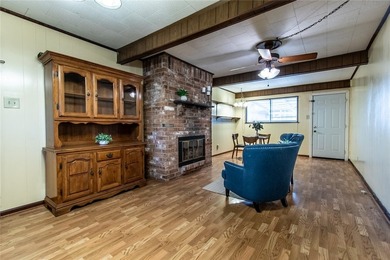 Welcome to this lovingly cared-for 3-bedroom, 1-bath home that - photo 6