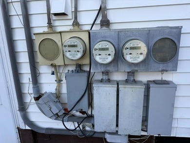 Affordable & Well-Maintained 3-Unit - Ideal for an - photo 36