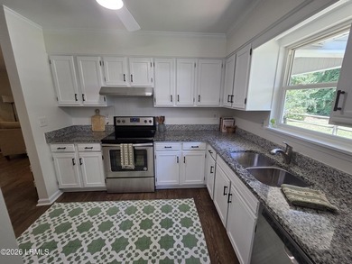 This move-in-ready 3-bed, 2-bath Beaufort home offers - photo 14