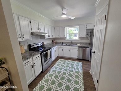 This move-in-ready 3-bed, 2-bath Beaufort home offers - photo 15