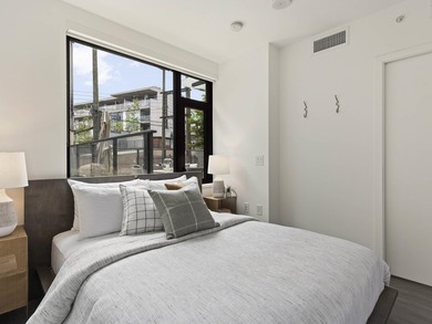 New York City Vibes! This cosmopolitan Jr. 2 bed home at the - photo 16