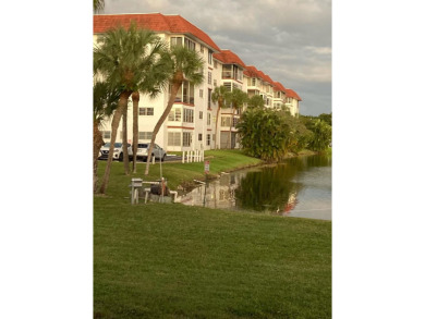 Lake Condo For Sale in Lauderhill, Florida