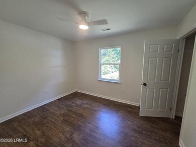 This move-in-ready 3-bed, 2-bath Beaufort home offers - photo 23
