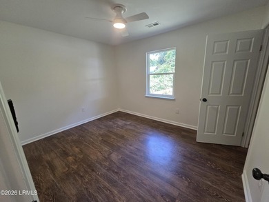 This move-in-ready 3-bed, 2-bath Beaufort home offers - photo 26