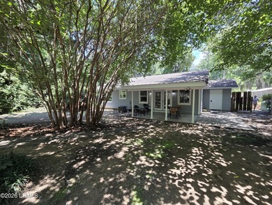 This move-in-ready 3-bed, 2-bath Beaufort home offers - photo 29