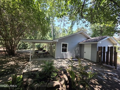 This move-in-ready 3-bed, 2-bath Beaufort home offers - photo 35