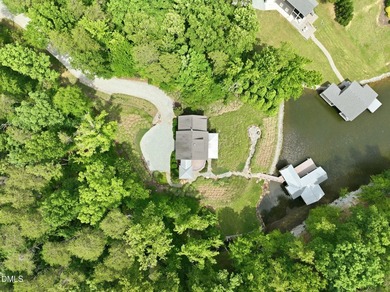 The dream lake house you have been waiting for that checks all - photo 7
