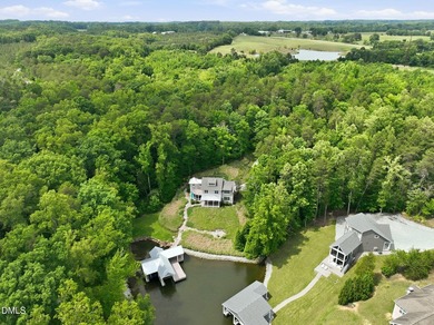 The dream lake house you have been waiting for that checks all - photo 8