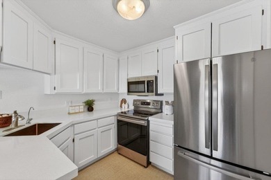 Beautifully updated, move right in and enjoy all this home has - photo 11