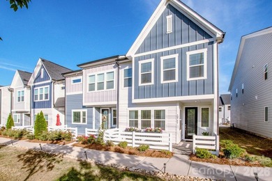Priced to sell this better than new, move-in ready, light filled - photo 2