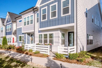 Priced to sell this better than new, move-in ready, light filled - photo 5