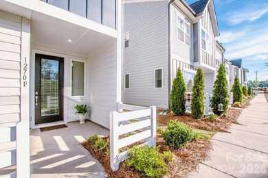 Priced to sell this better than new, move-in ready, light filled - photo 7