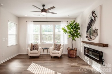Priced to sell this better than new, move-in ready, light filled - photo 9
