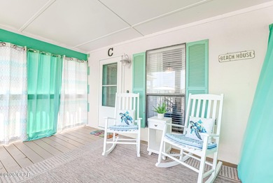 This charming cottage is the ultimate beach retreat--just a - photo 3