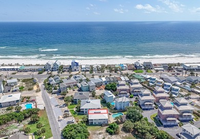 This charming cottage is the ultimate beach retreat--just a - photo 4