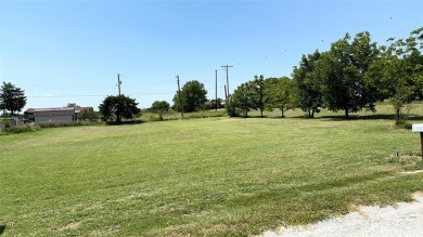 Lake Lot Sale Pending in Nocona, Texas