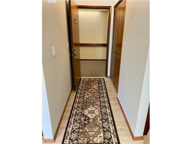 Welcome to easy, comfortable living in this beautifully - photo 4