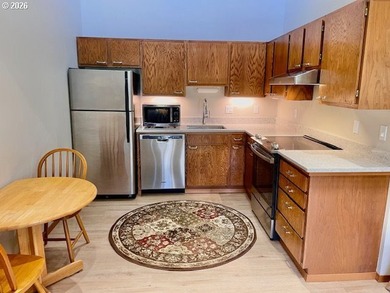 Welcome to easy, comfortable living in this beautifully - photo 5