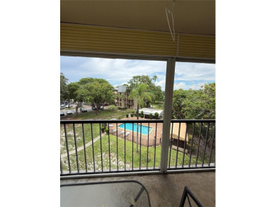 (private lake, pond, creek) Condo For Sale in Lauderhill Florida