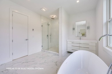 Just minutes from the heart of Montauk, this new construction - photo 18