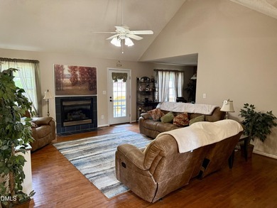 Welcome Home to 104 Kiowa Cove - Lake Royale Living at Its - photo 8