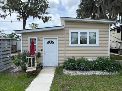 (private lake, pond, creek) Home For Sale in Avon Park Florida