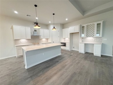 Welcome to this stunning 4-bedroom, 3-bathroom home located in - photo 4
