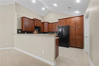 Meticulously maintained, this charming one-level villa offers a