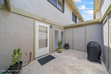 Beautiful 2 Bedroom, 2 and half Bathrooms Townhome with a one - photo 4