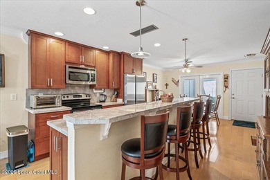 Beautiful 2 Bedroom, 2 and half Bathrooms Townhome with a one - photo 9