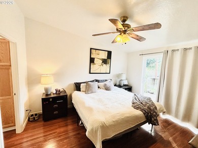 Charming, move-in ready, 3Bd/2Bth home offers comfort and - photo 12
