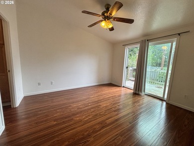 Charming, move-in ready, 3Bd/2Bth home offers comfort and - photo 13